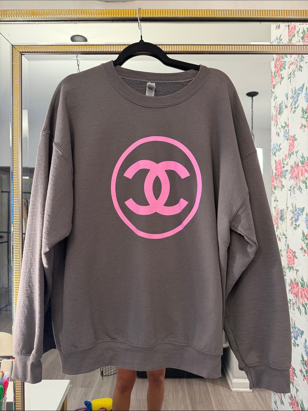 Unbranded Women's Gray Sweatshirt with Pink Logo CC Chanel
